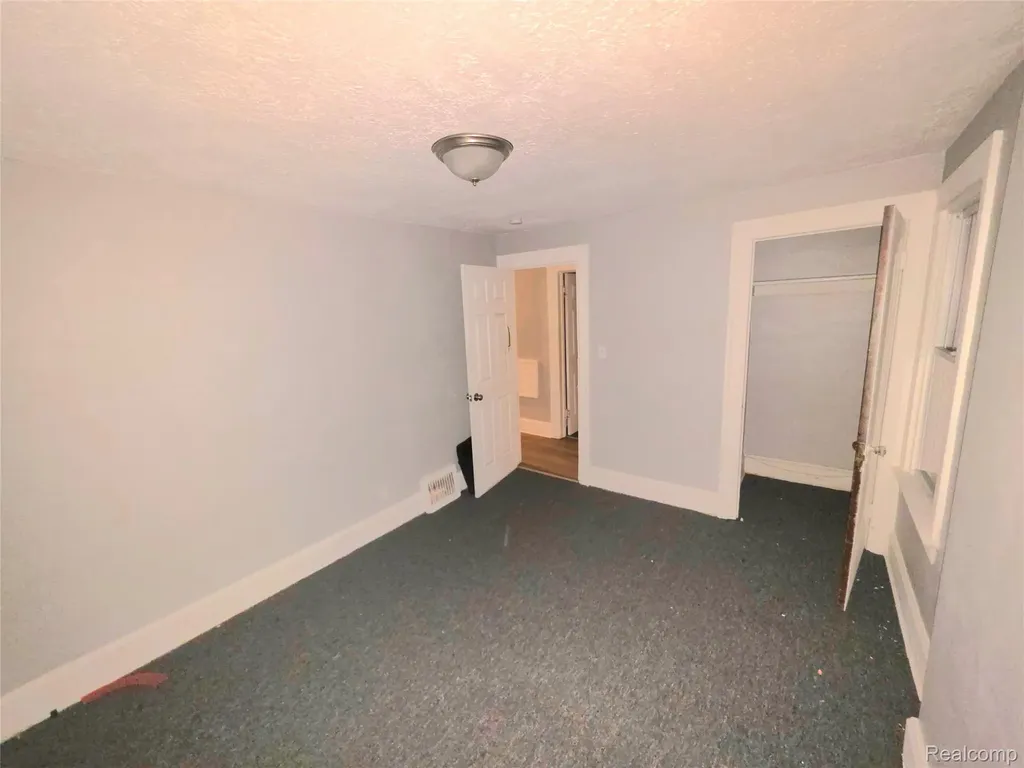 15384 Kentucky Street Detroit City MI 48238
