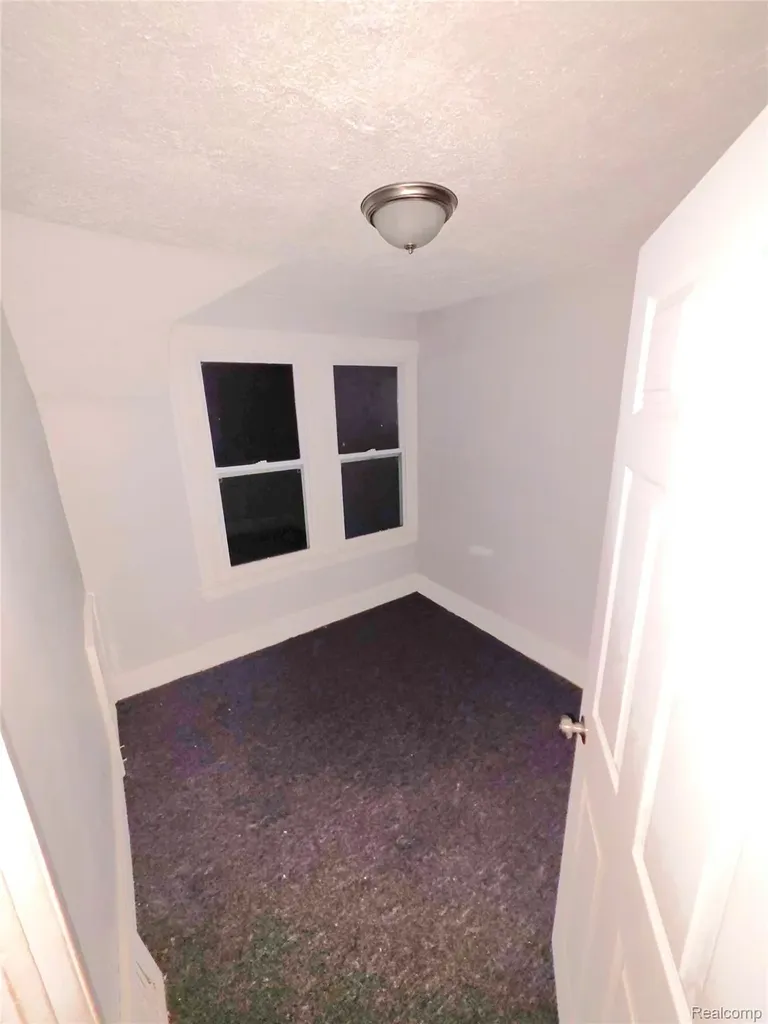 15384 Kentucky Street Detroit City MI 48238