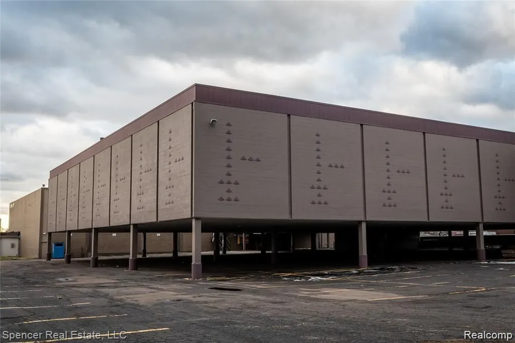 3490 12 Mile Road Berkley City MI 48072