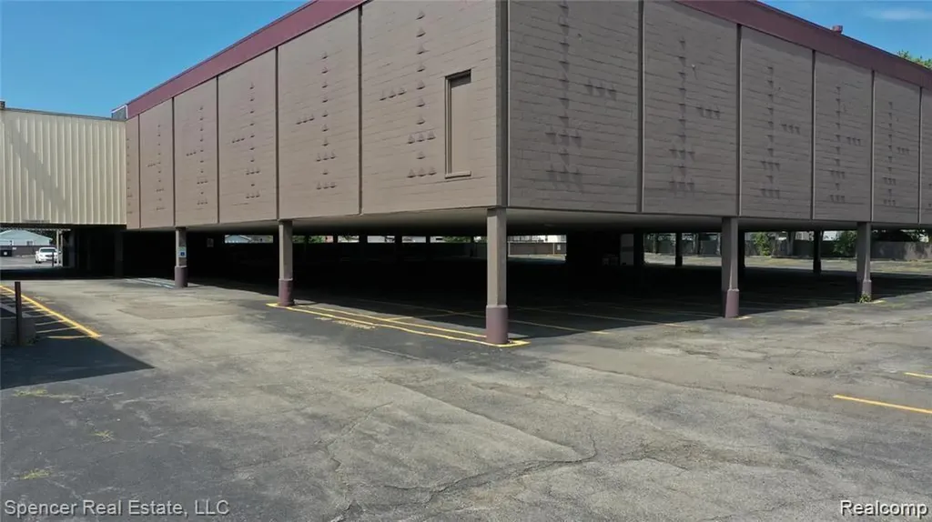 3490 12 Mile Road Berkley City MI 48072