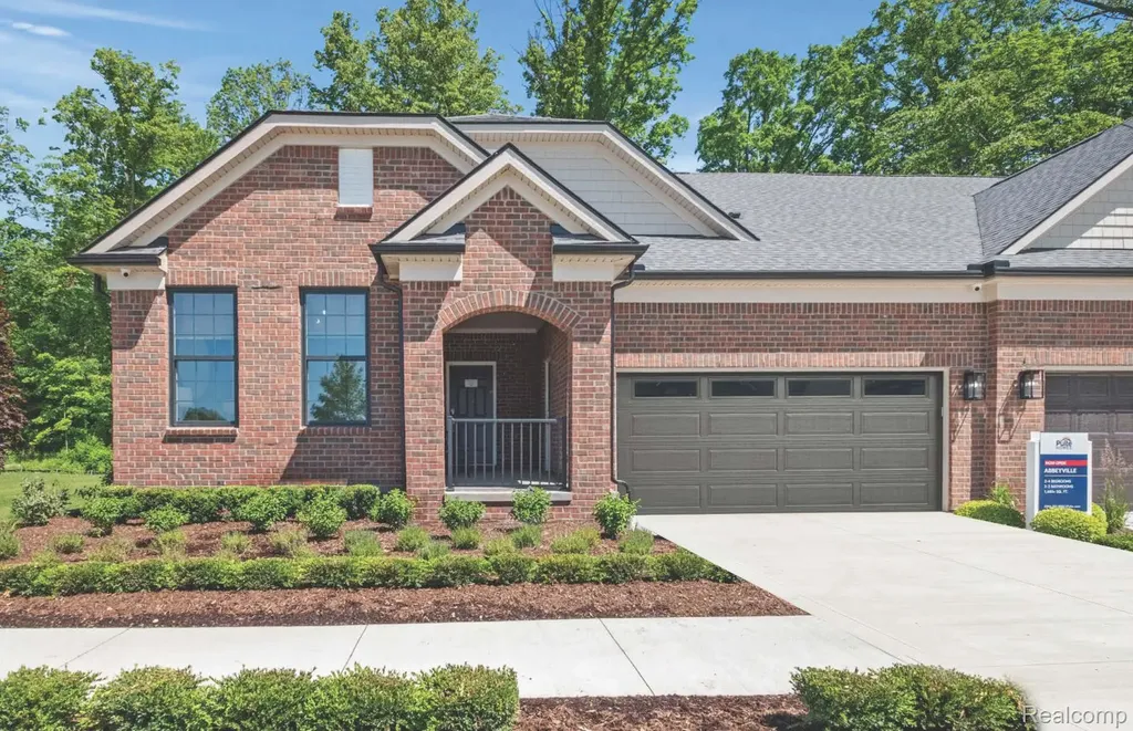 55834 Oak Pointe Drive Shelby Charter Township MI 48315