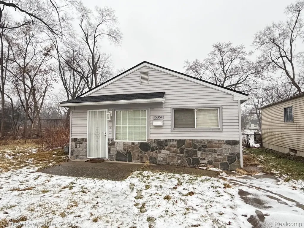 15354 Lahser Road Detroit City MI 48223