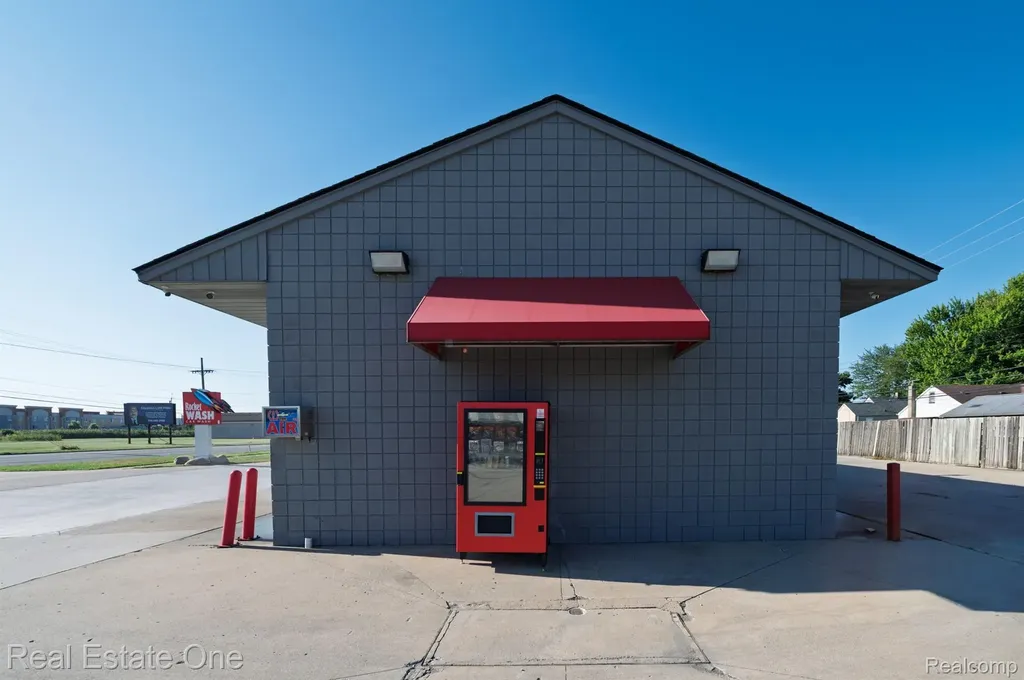 12700 Allen Road Taylor City MI 48180
