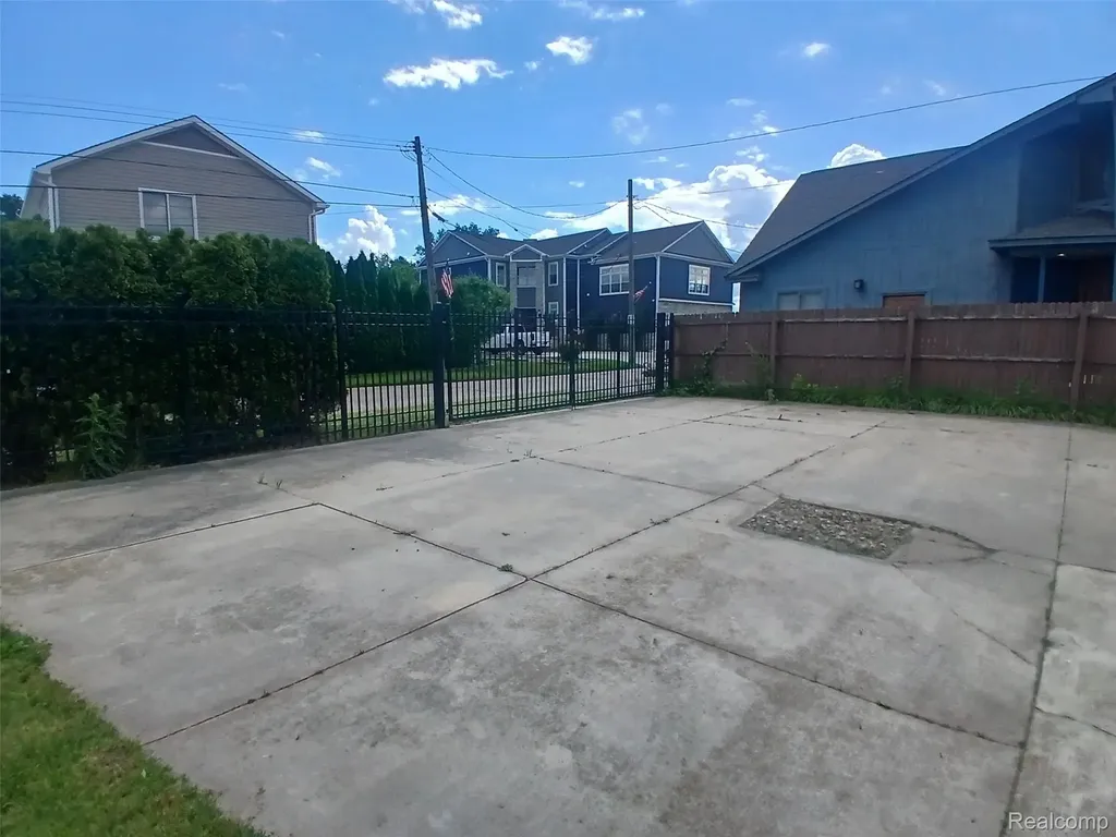 7886 Inglewood Drive Clay Township MI 48001