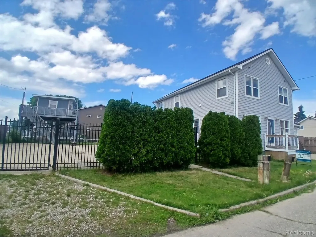 7886 Inglewood Drive Clay Township MI 48001