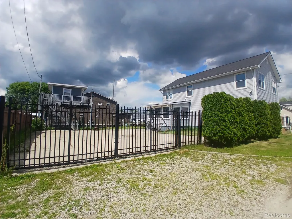 7886 Inglewood Drive Clay Township MI 48001