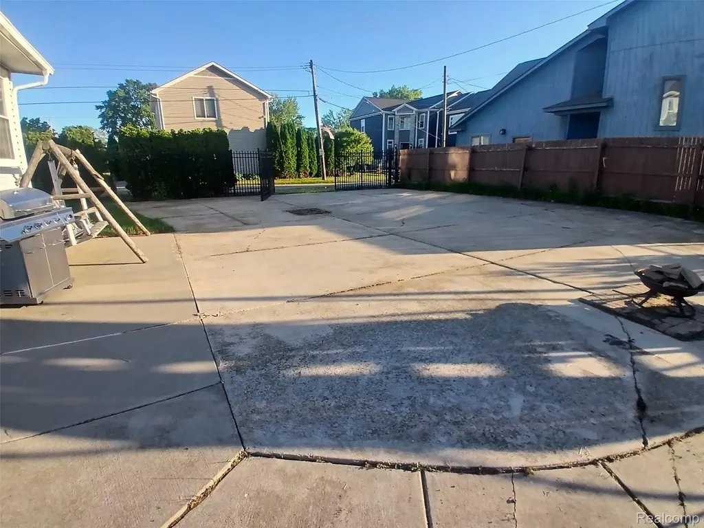 7886 Inglewood Drive Clay Township MI 48001