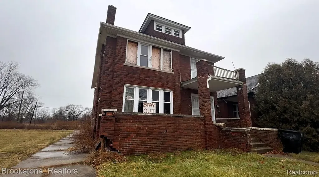 2935 Lakewood Street Detroit City MI 48215
