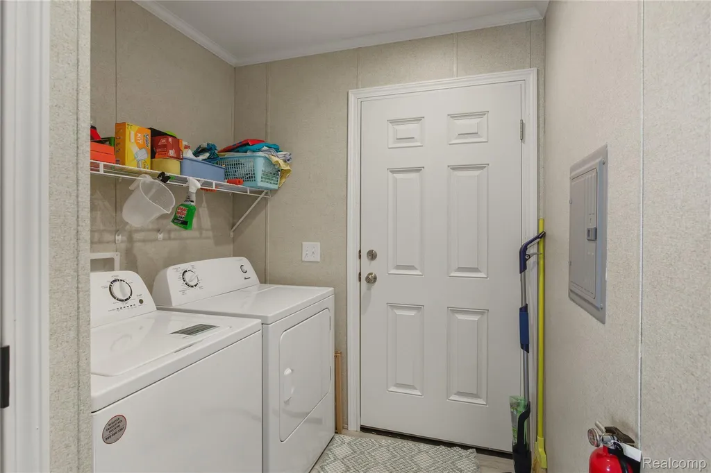 230 E Macgregor Court Highland Charter Township MI 48357