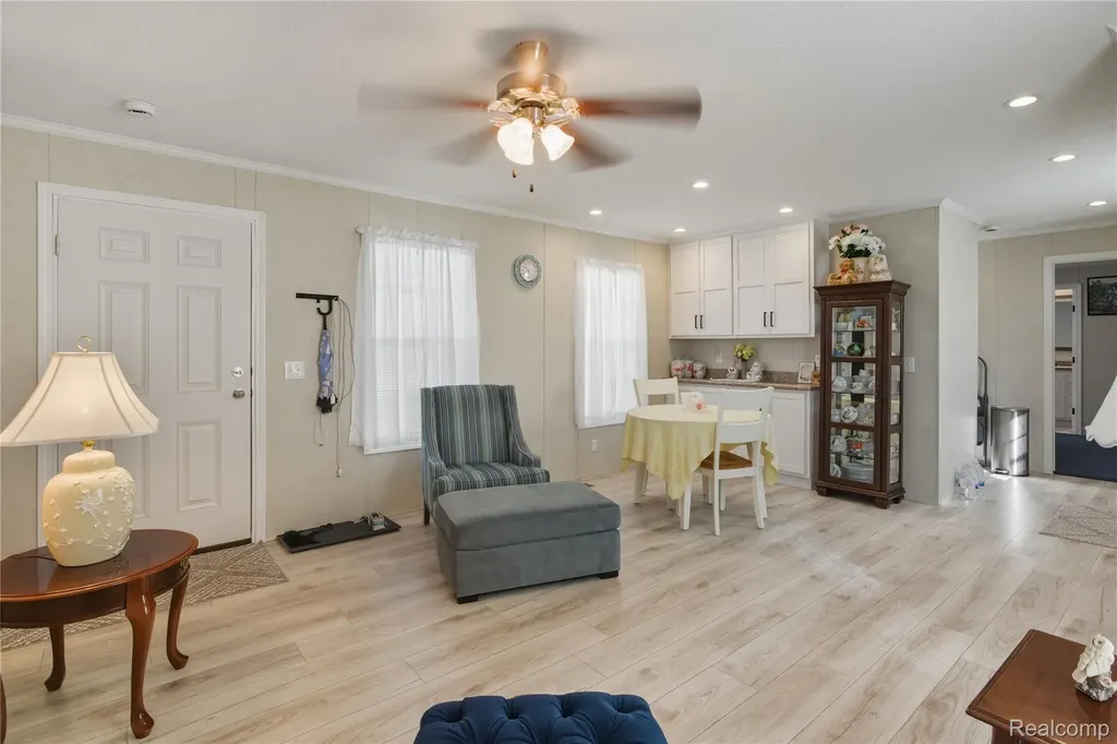 230 E Macgregor Court Highland Charter Township MI 48357