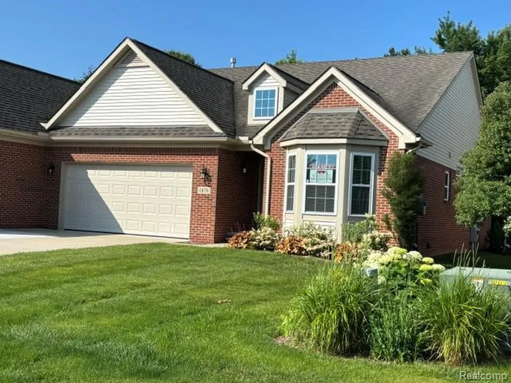1876 Genoa Circle Genoa Township MI 48843