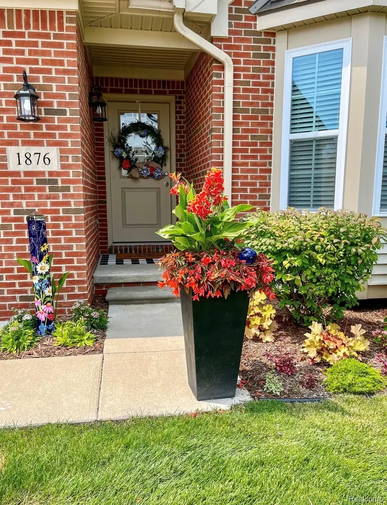 1876 Genoa Circle Genoa Township MI 48843