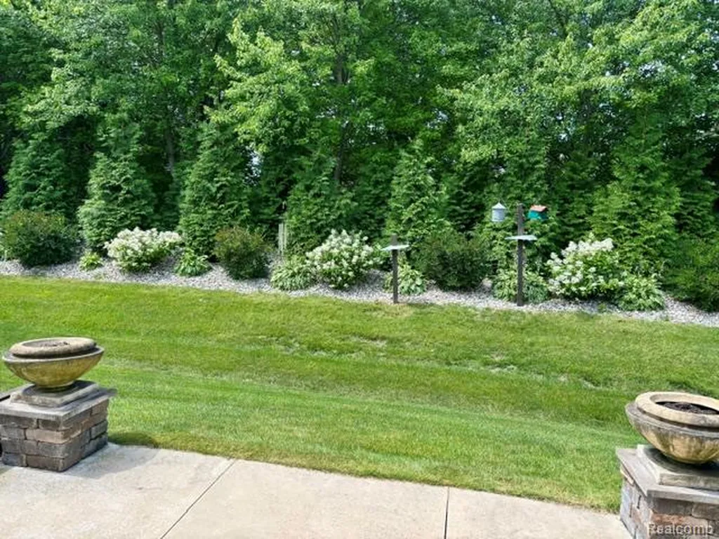 1876 Genoa Circle Genoa Township MI 48843