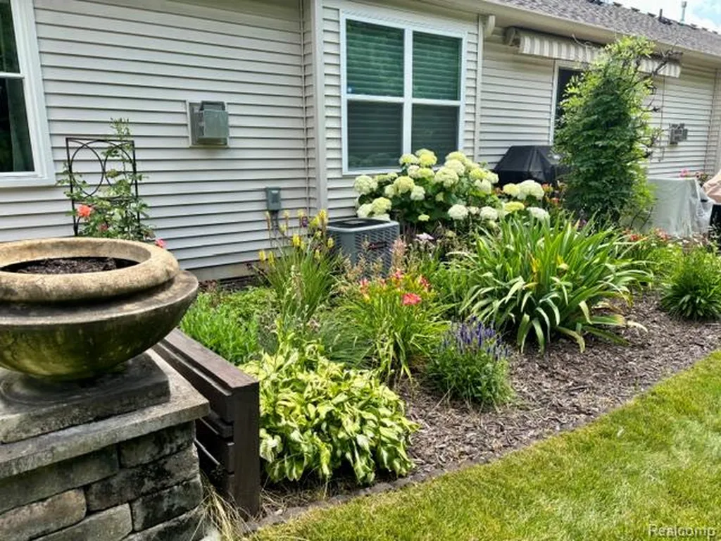 1876 Genoa Circle Genoa Township MI 48843