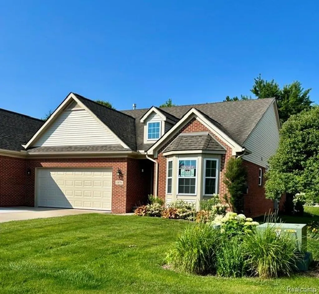 1876 Genoa Circle Genoa Township MI 48843