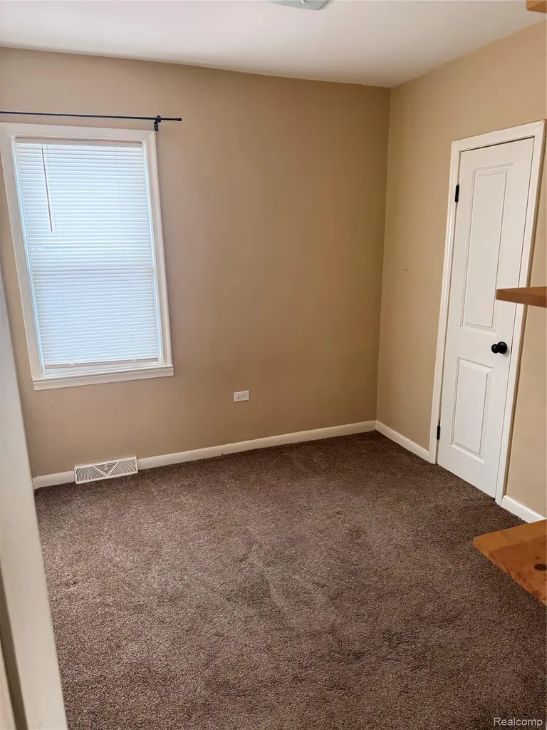 466 S Edith Avenue Pontiac City MI 48341