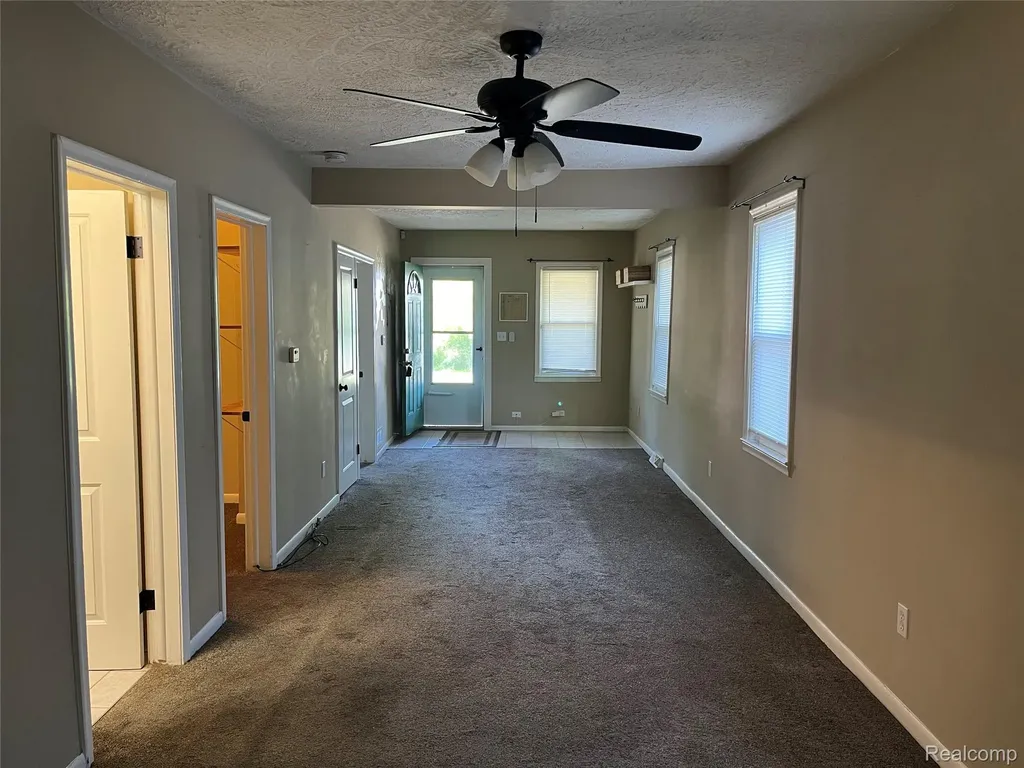 466 S Edith Avenue Pontiac City MI 48341