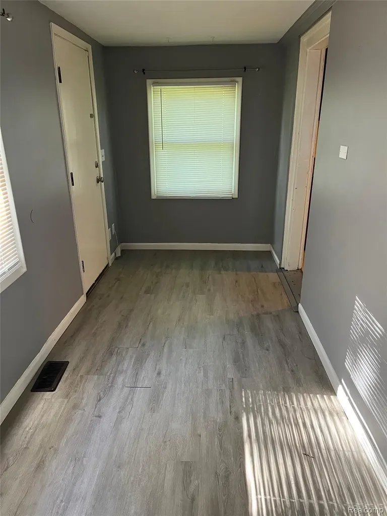 466 S Edith Avenue Pontiac City MI 48341