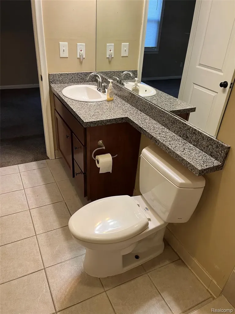 466 S Edith Avenue Pontiac City MI 48341
