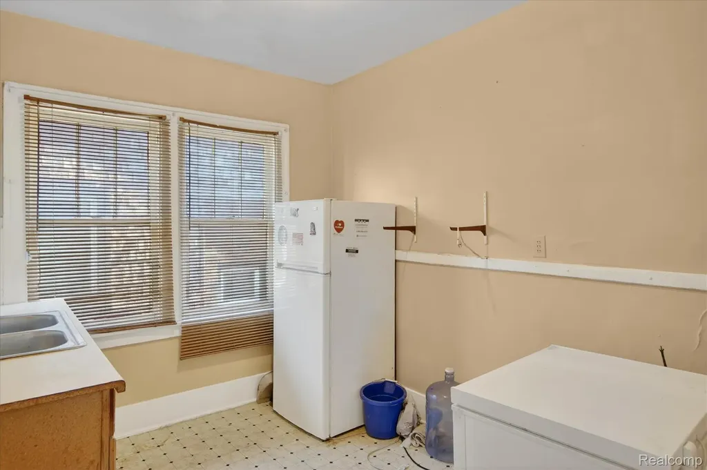 13551 Santa Rosa Drive Detroit City MI 48238