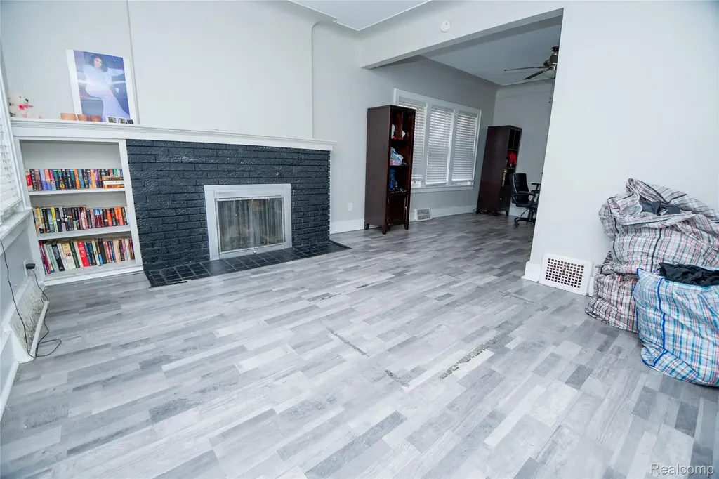13551 Santa Rosa Drive Detroit City MI 48238