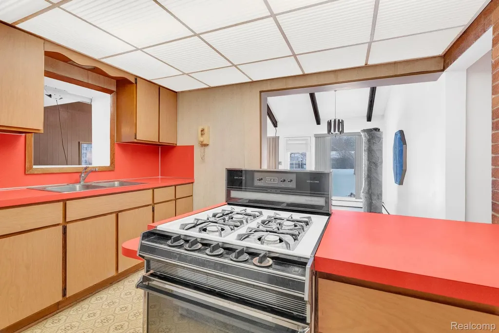 4734 Kempf Street Waterford Charter Township MI 48329