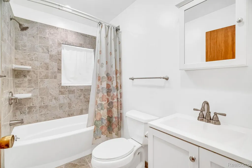 4734 Kempf Street Waterford Charter Township MI 48329