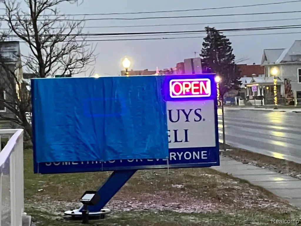 74 N Washington Street Oxford Village MI 48371