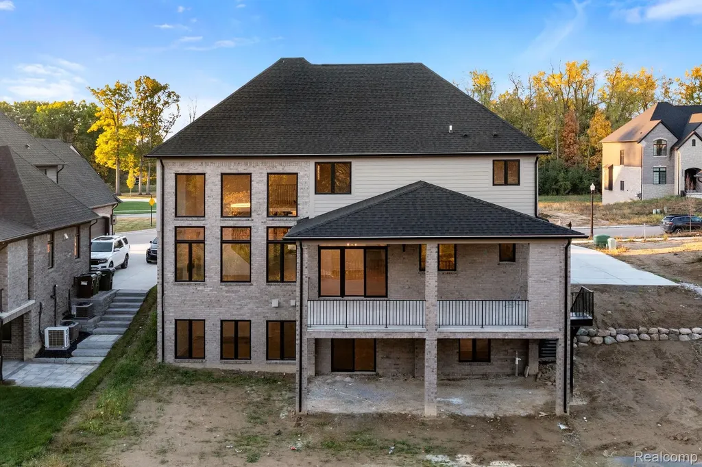 2455 Buckthorn Drive Shelby Charter Township MI 48316