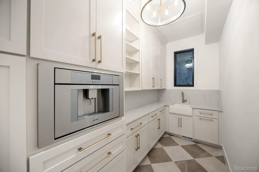 2455 Buckthorn Drive Shelby Charter Township MI 48316