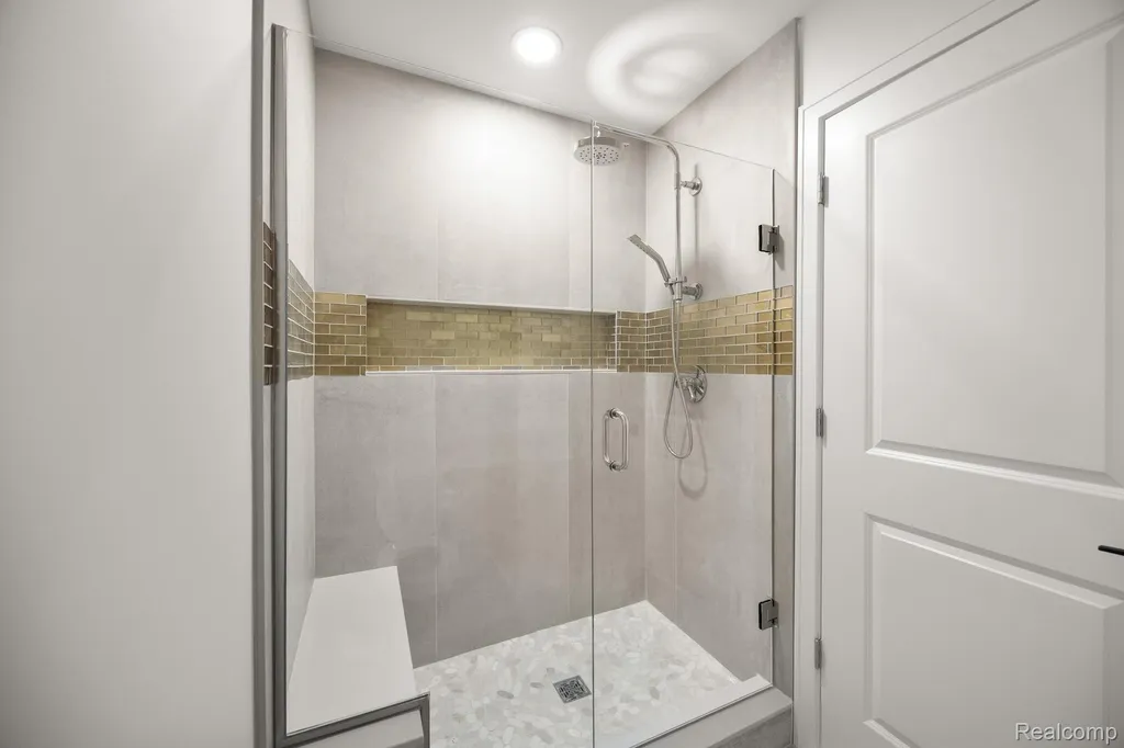 2455 Buckthorn Drive Shelby Charter Township MI 48316