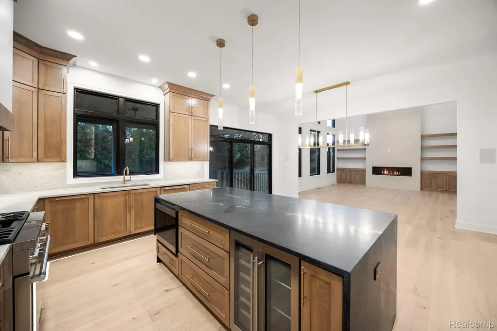 2455 Buckthorn Drive Shelby Charter Township MI 48316