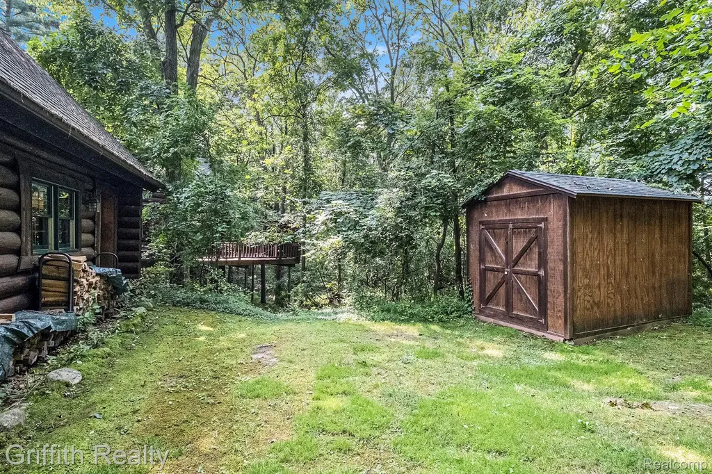 11245 Guyn Drive Brighton Township MI 48114