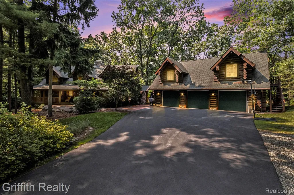 11245 Guyn Drive Brighton Township MI 48114