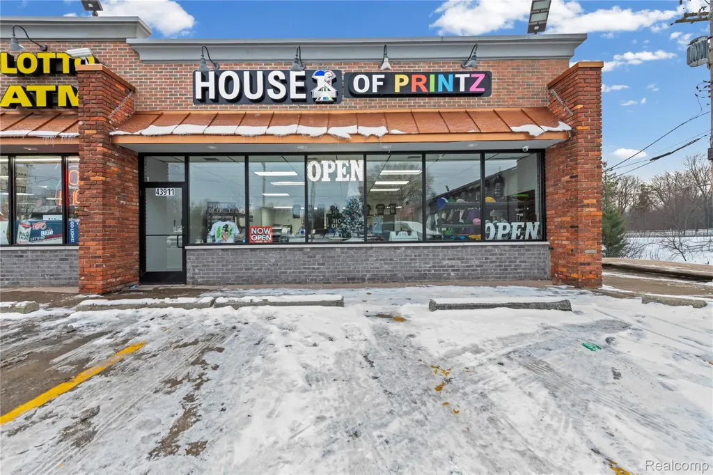 43911 Van Dyke Macomb Township MI 48314