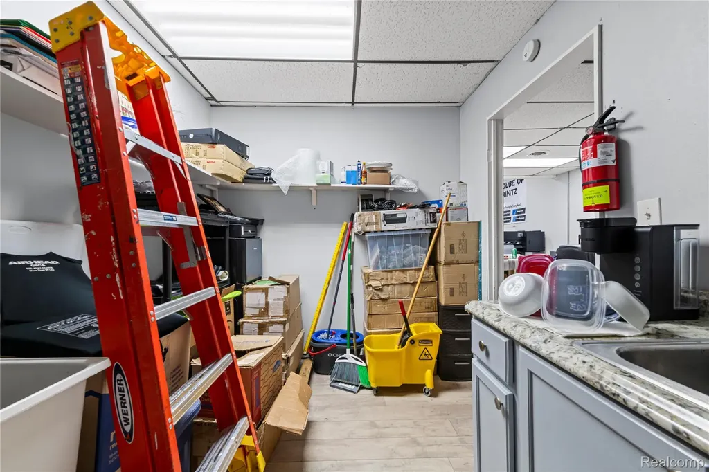 43911 Van Dyke Macomb Township MI 48314
