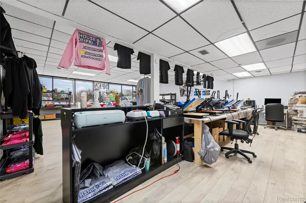43911 Van Dyke Macomb Township MI 48314