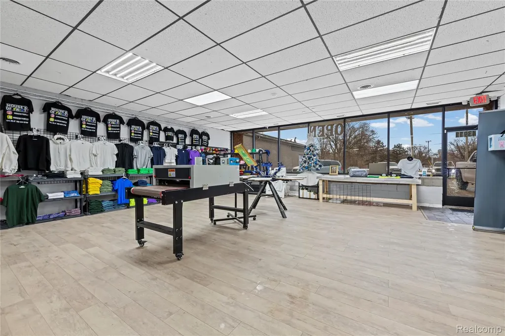 43911 Van Dyke Macomb Township MI 48314