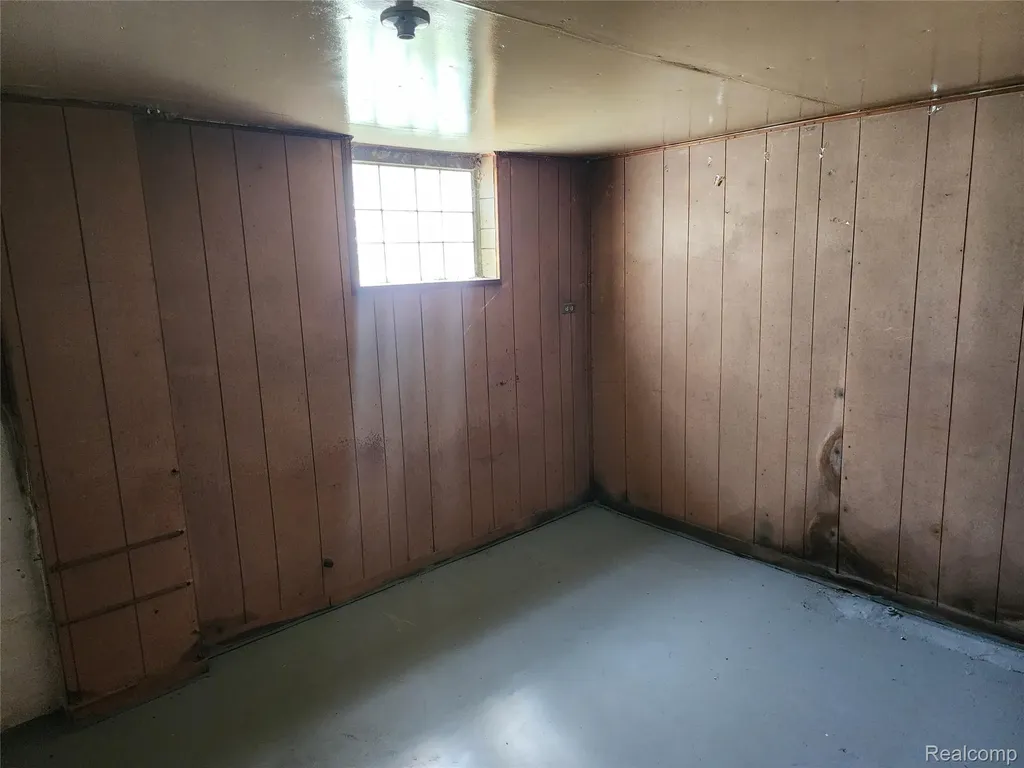 19120 Orleans Street Highland Park City MI 48203