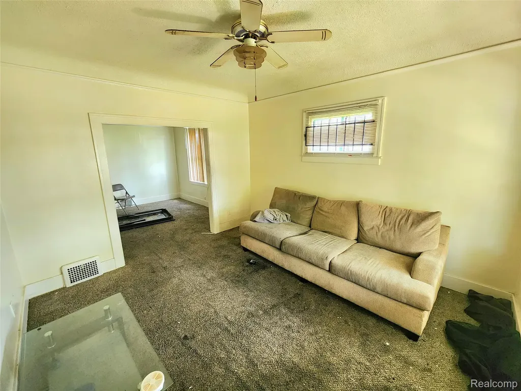 19120 Orleans Street Highland Park City MI 48203