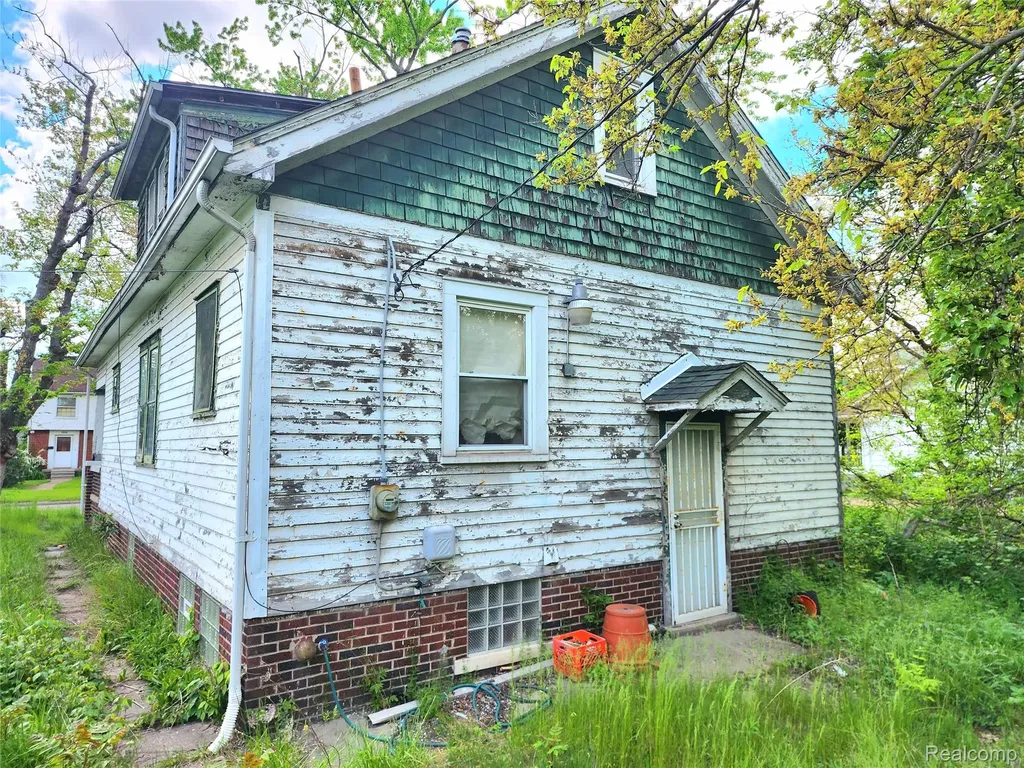 19120 Orleans Street Highland Park City MI 48203