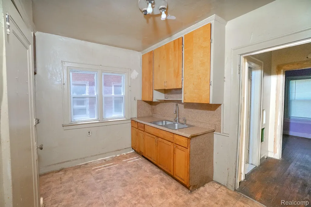 15859 Cloverlawn Street Detroit City MI 48238