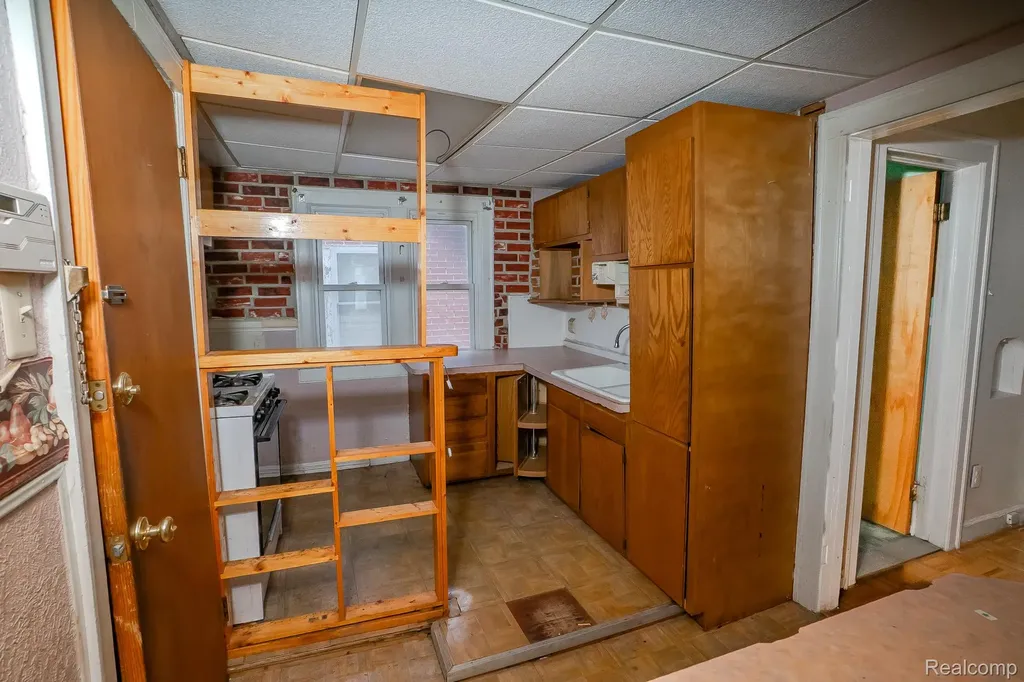15859 Cloverlawn Street Detroit City MI 48238