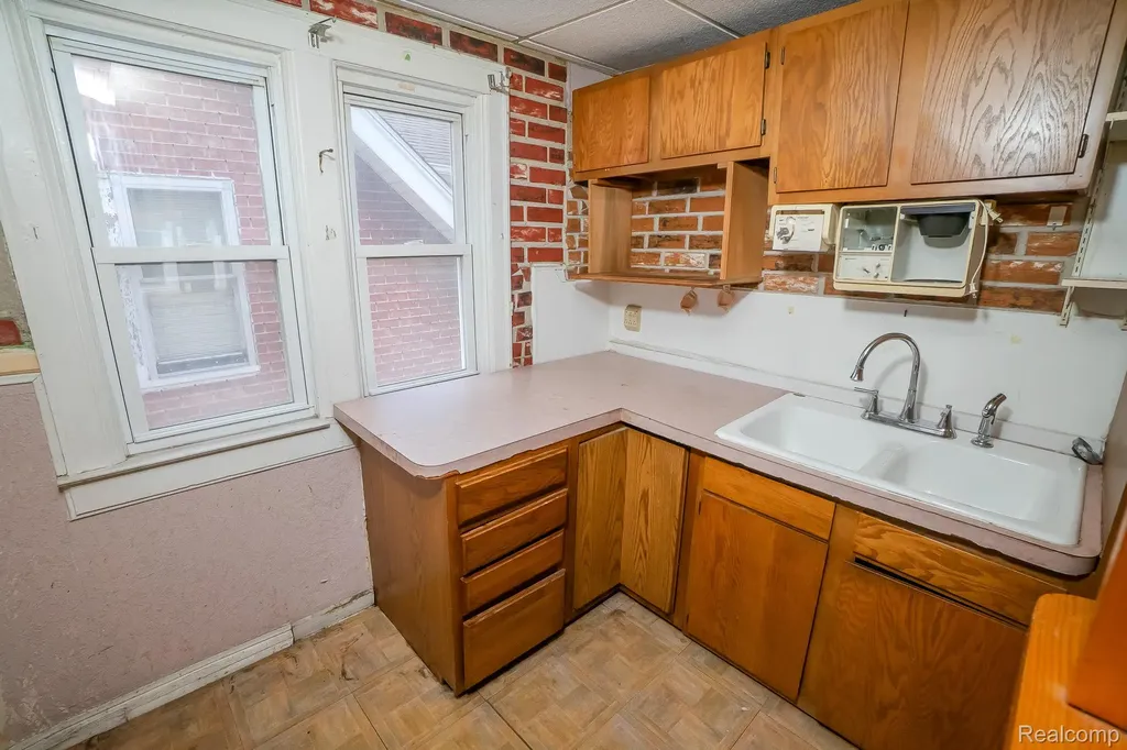 15859 Cloverlawn Street Detroit City MI 48238