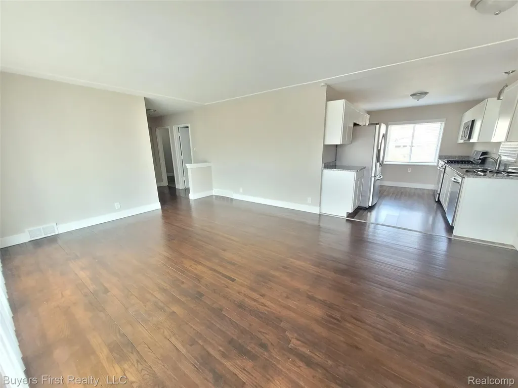 21741 Church Street Oak Park City MI 48237