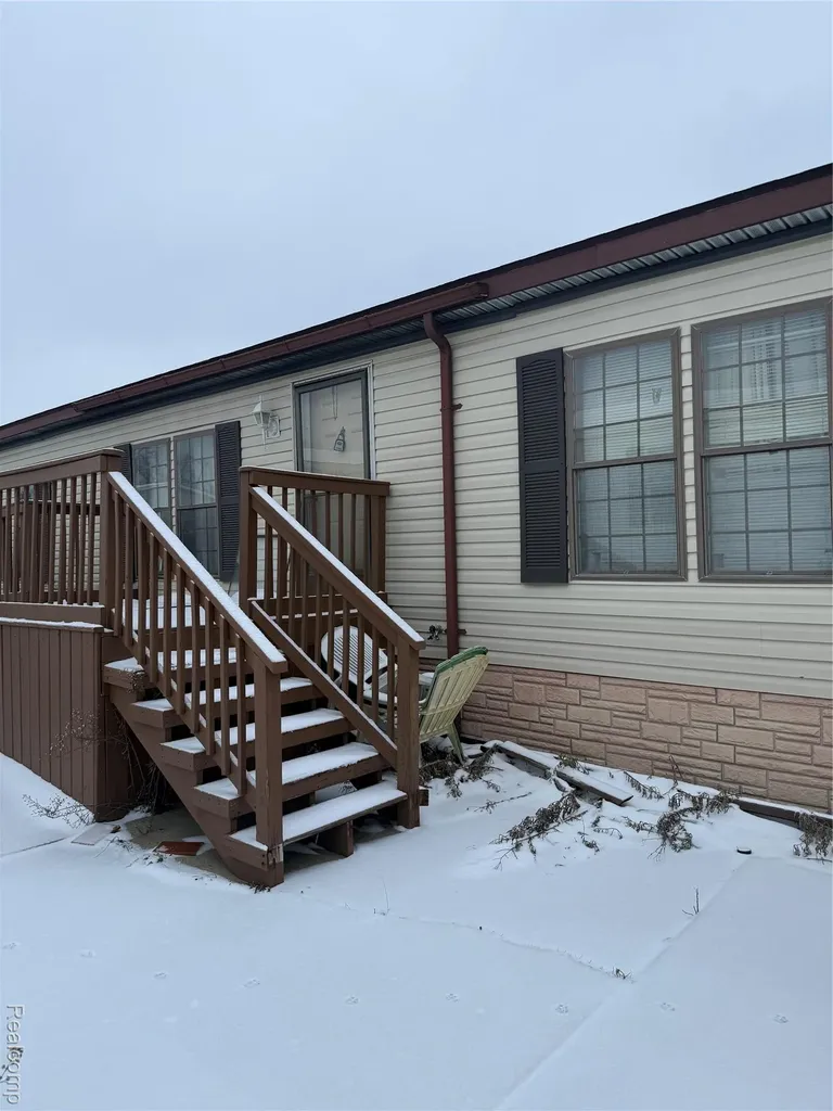 2222 S Sheeran Drive Milford Charter Township MI 48381