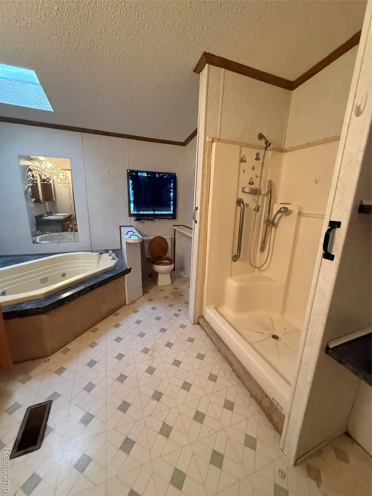 2222 S Sheeran Drive Milford Charter Township MI 48381