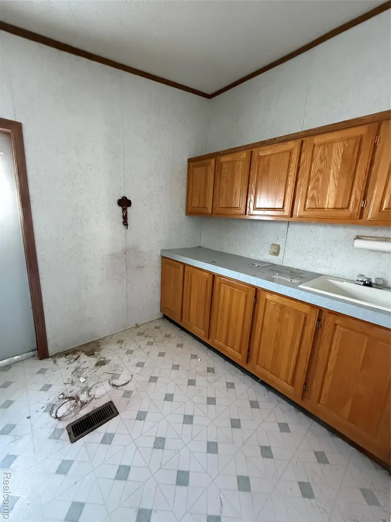 2222 S Sheeran Drive Milford Charter Township MI 48381