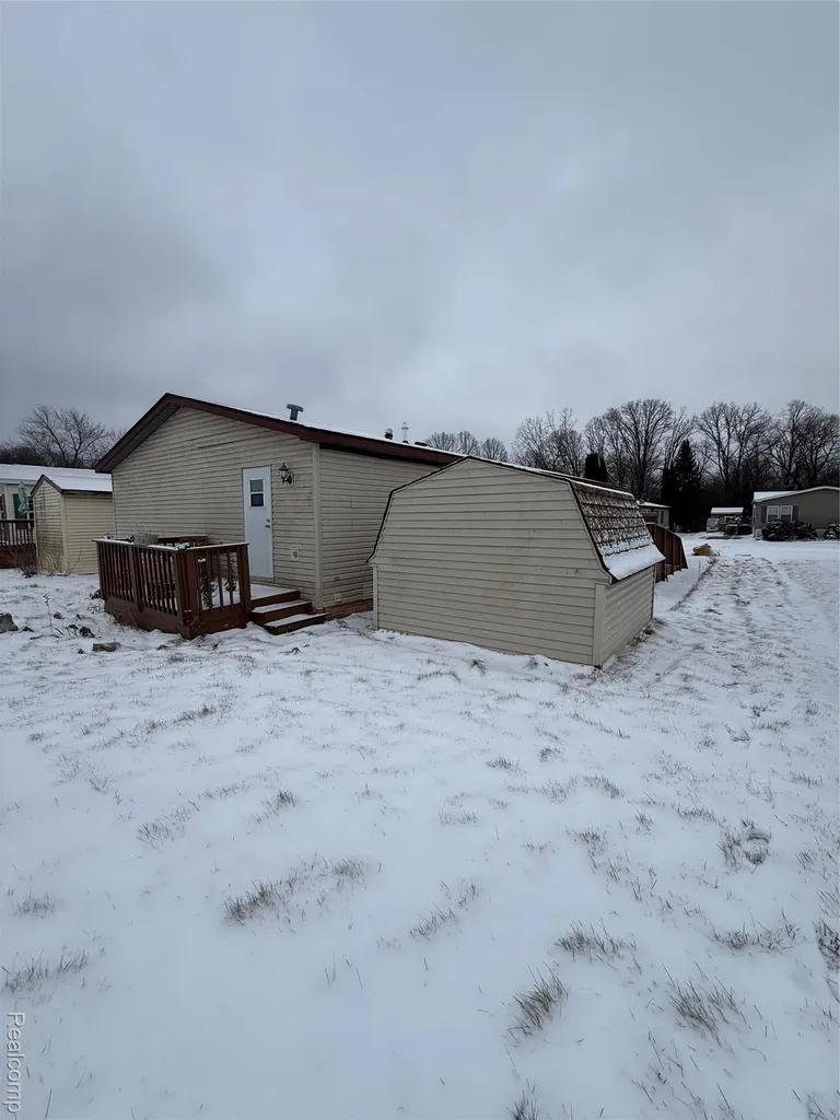2222 S Sheeran Drive Milford Charter Township MI 48381