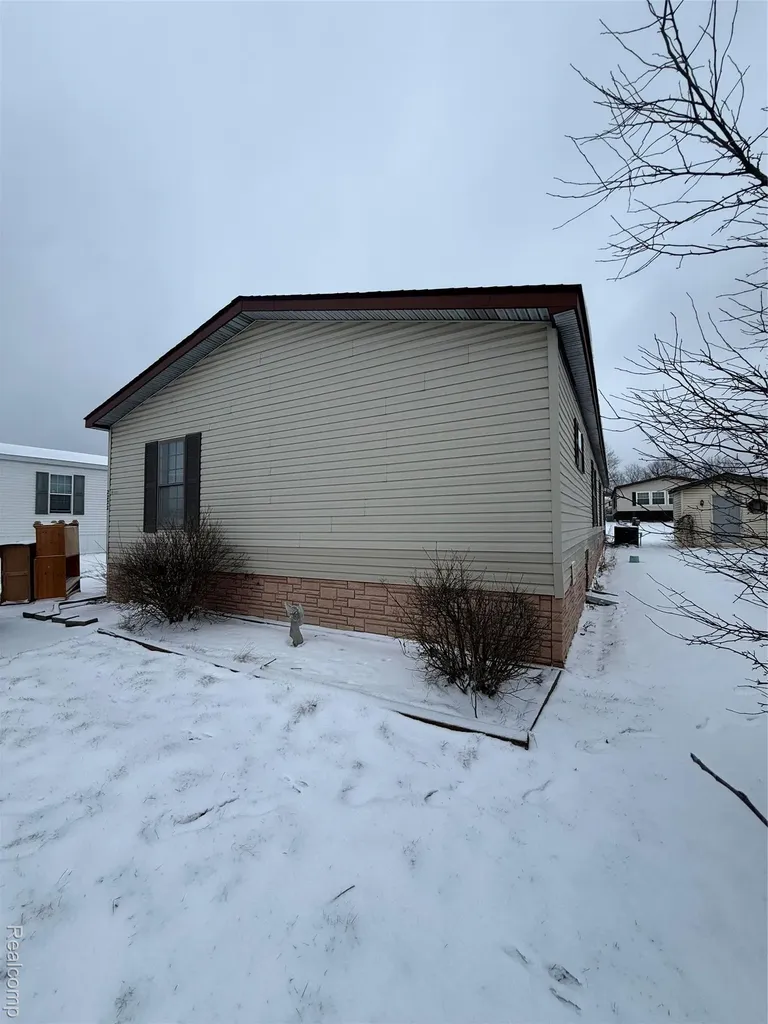2222 S Sheeran Drive Milford Charter Township MI 48381